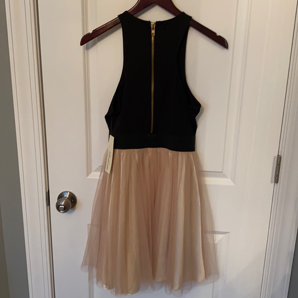 NWT. Semi-Formal Size Medium Junior Party Dress